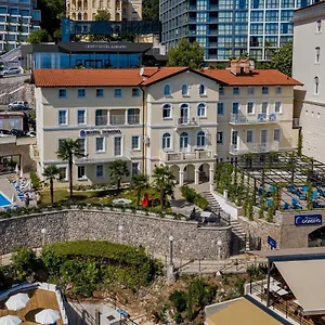 Domino 4*, Opatija Kroatien